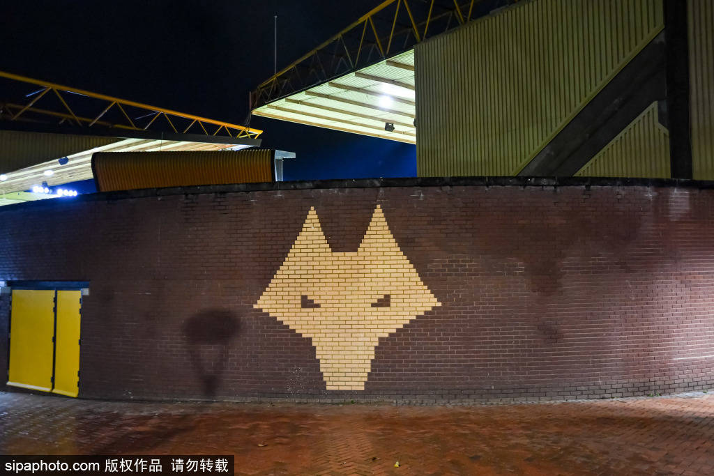 红魔难振作：曼联与利兹联德比战平局收场